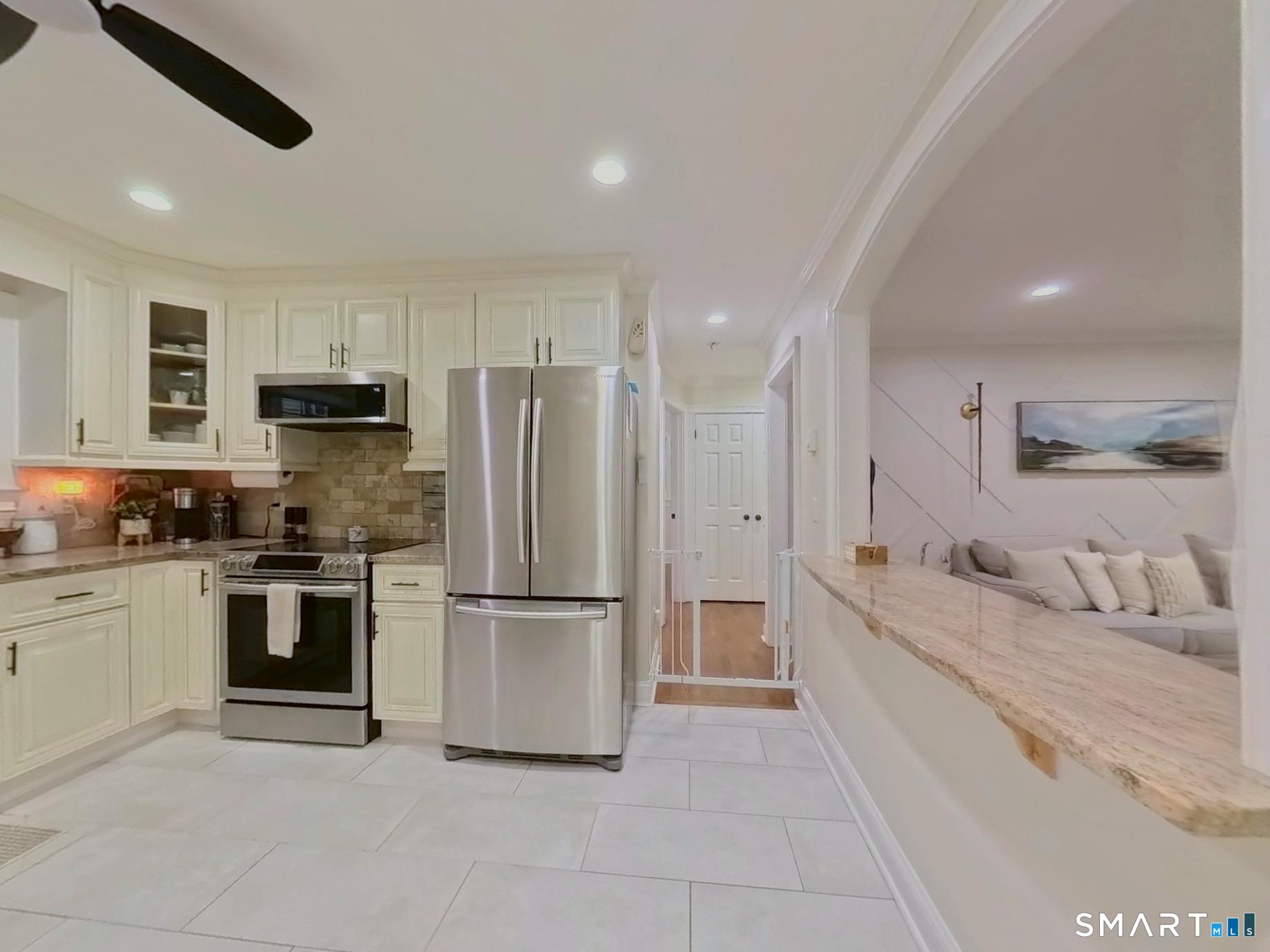 1307 Hope Street, Unit A1 — photo 10