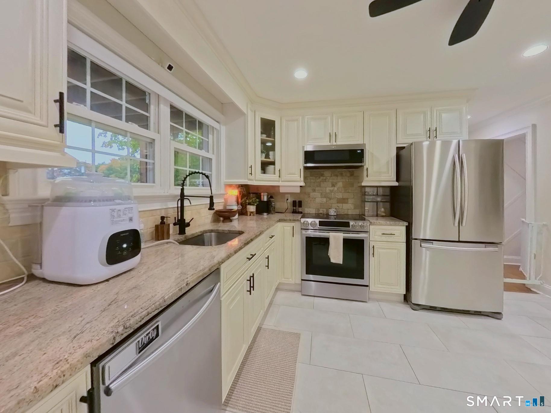 1307 Hope Street, Unit A1 — photo 11