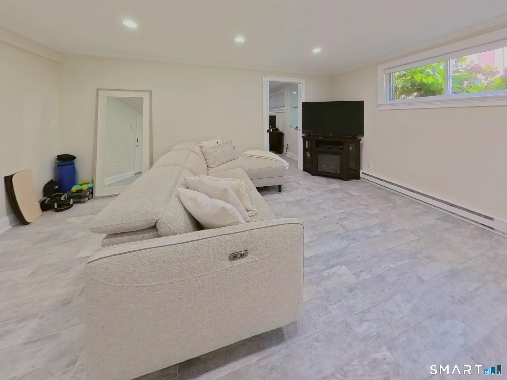 1307 Hope Street, Unit A1 — photo 24