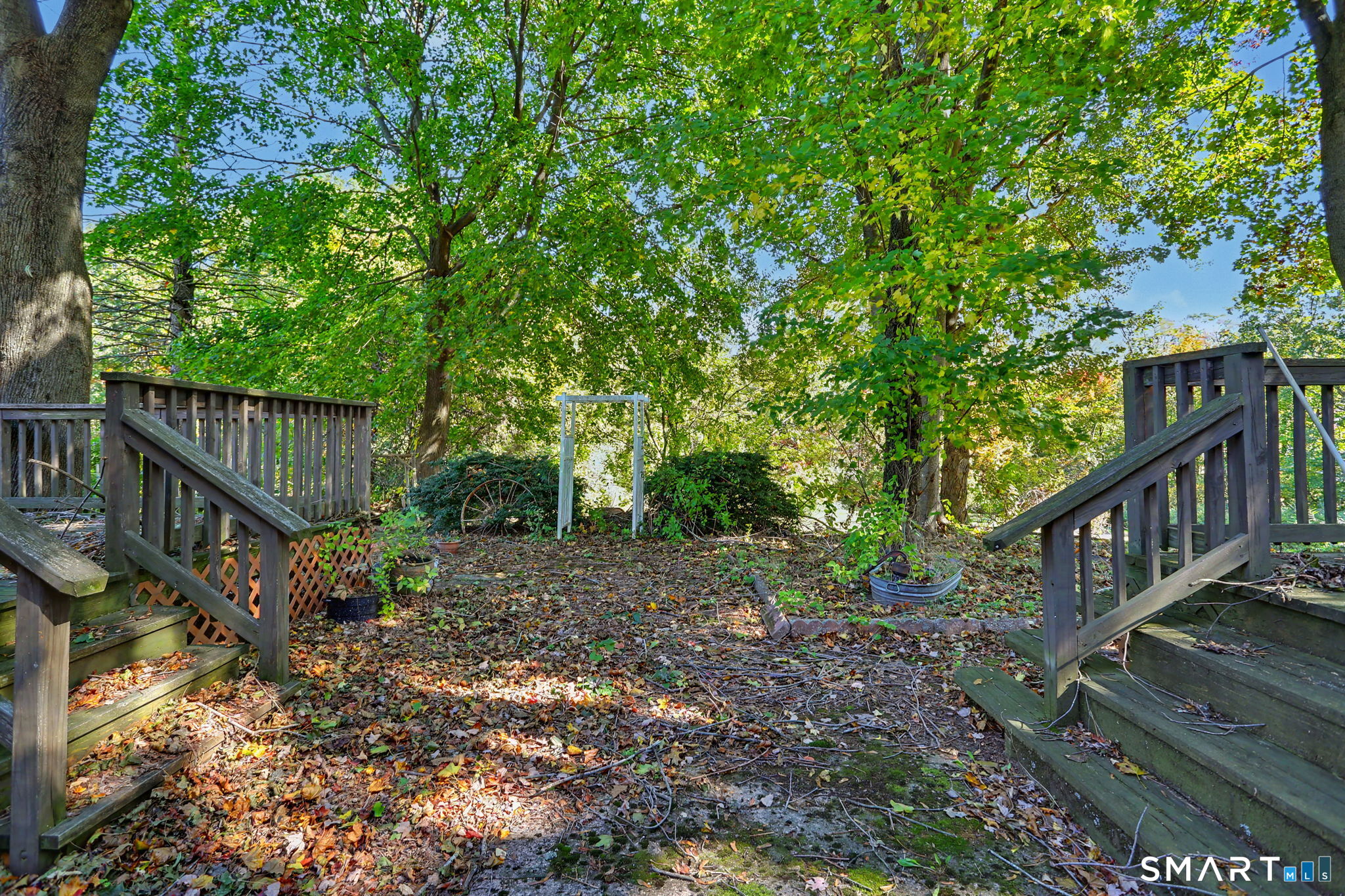 1746 Huntington Road photo 30