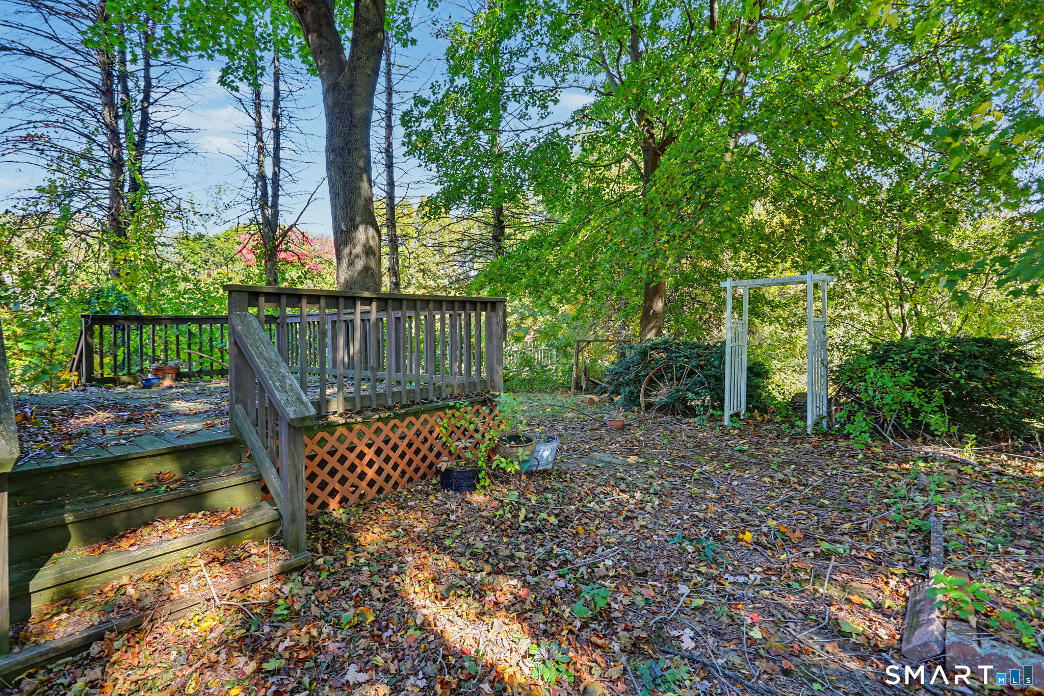 1746 Huntington Road photo 31
