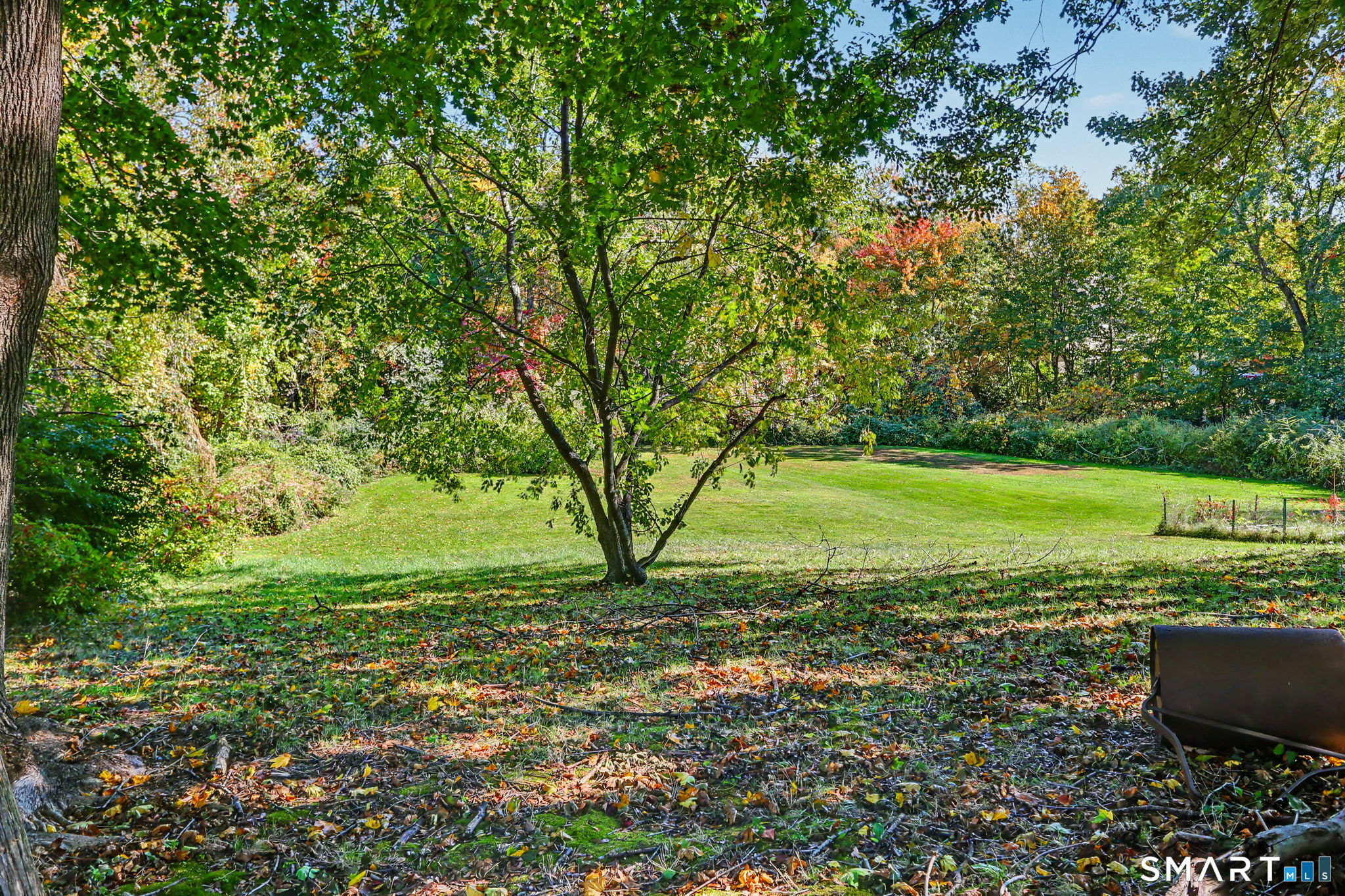 1746 Huntington Road photo 32