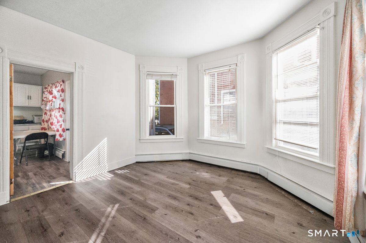 210 Maple Street photo 12