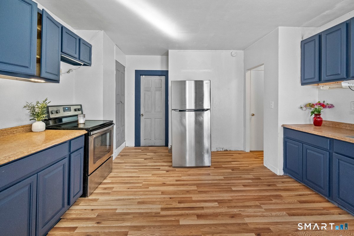 210 Maple Street photo 23