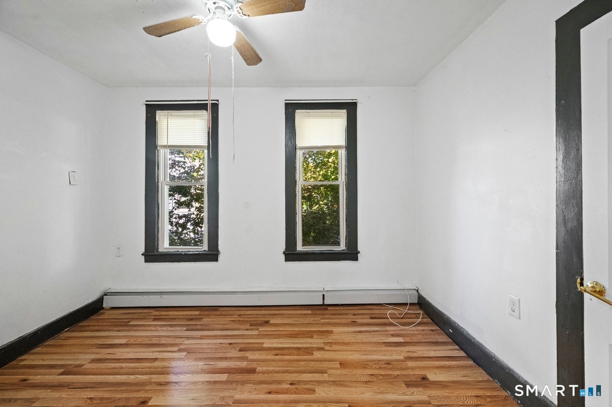 210 Maple Street photo 29