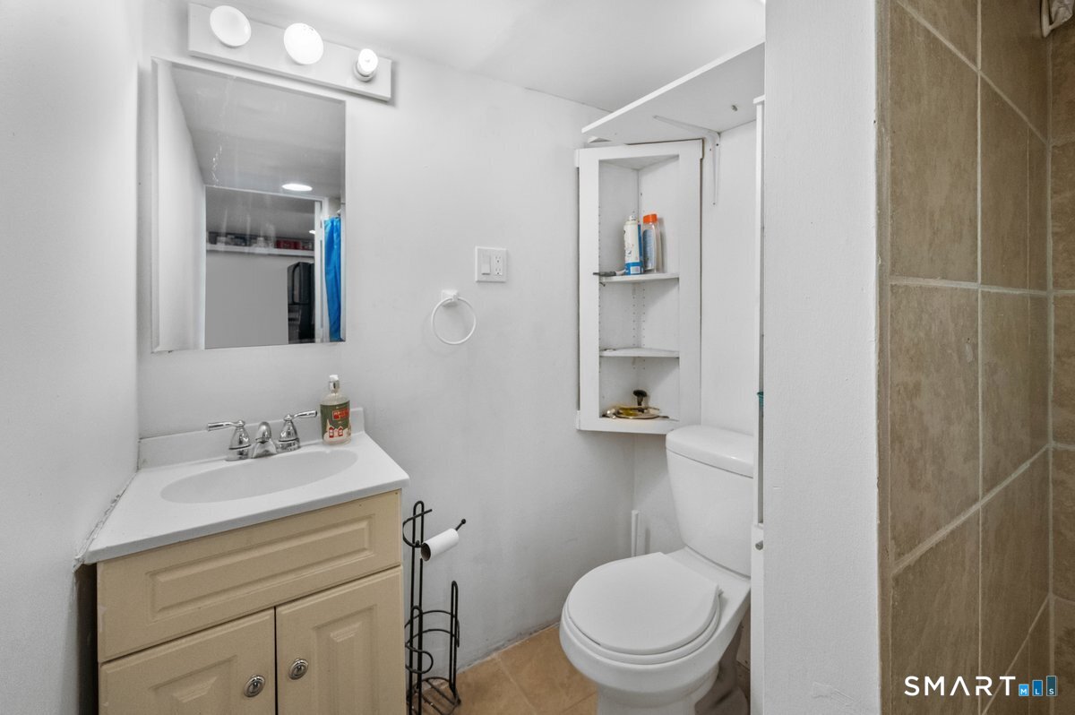 210 Maple Street photo 35