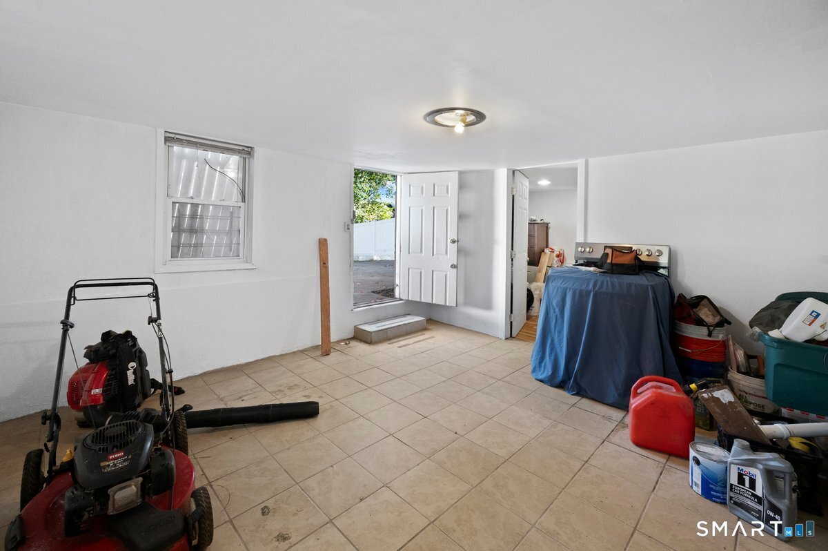 210 Maple Street photo 33
