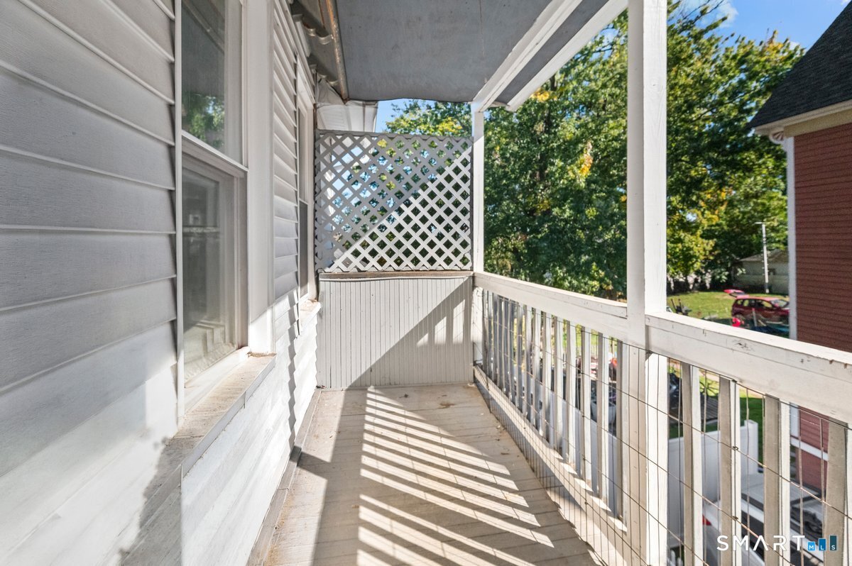 210 Maple Street photo 31