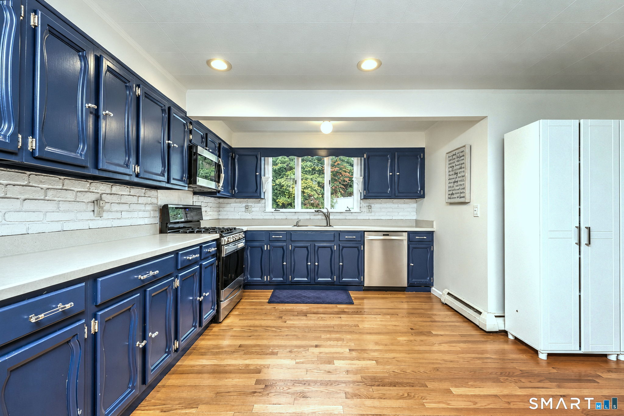 109 Saint Charles Avenue — photo 16