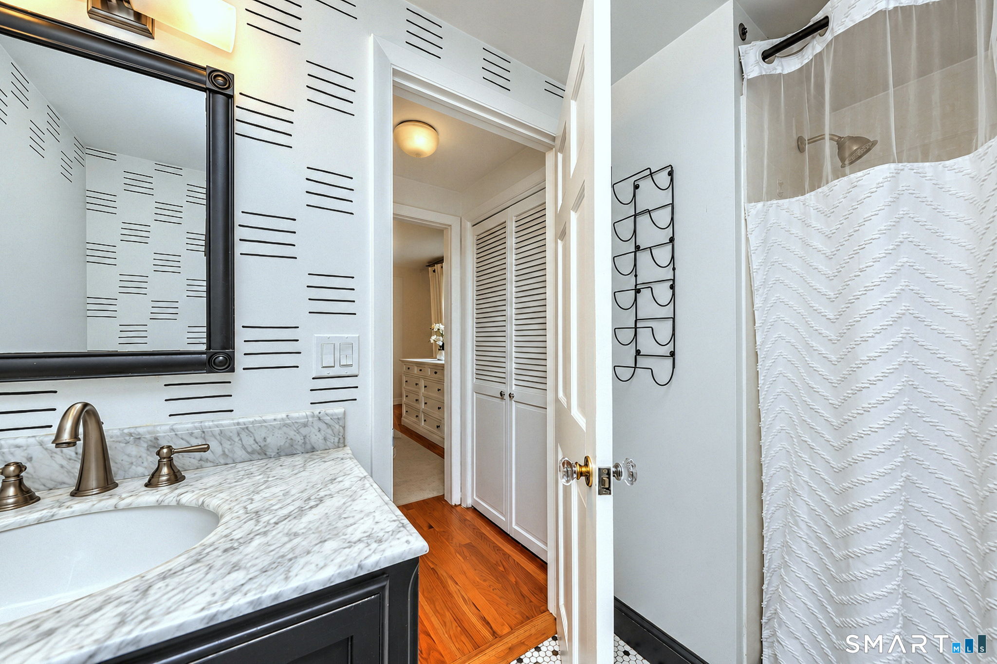 109 Saint Charles Avenue — photo 22