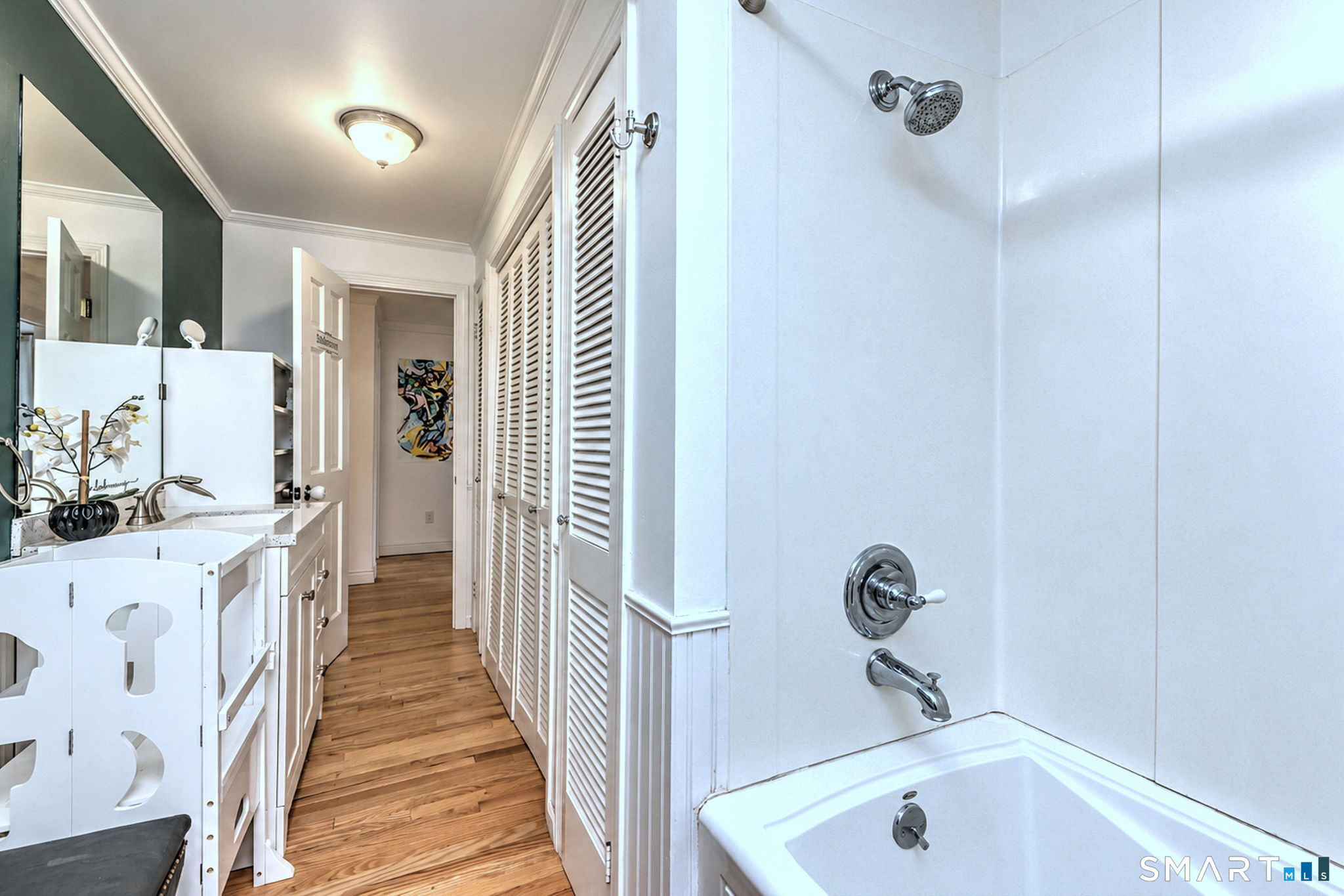 109 Saint Charles Avenue — photo 29