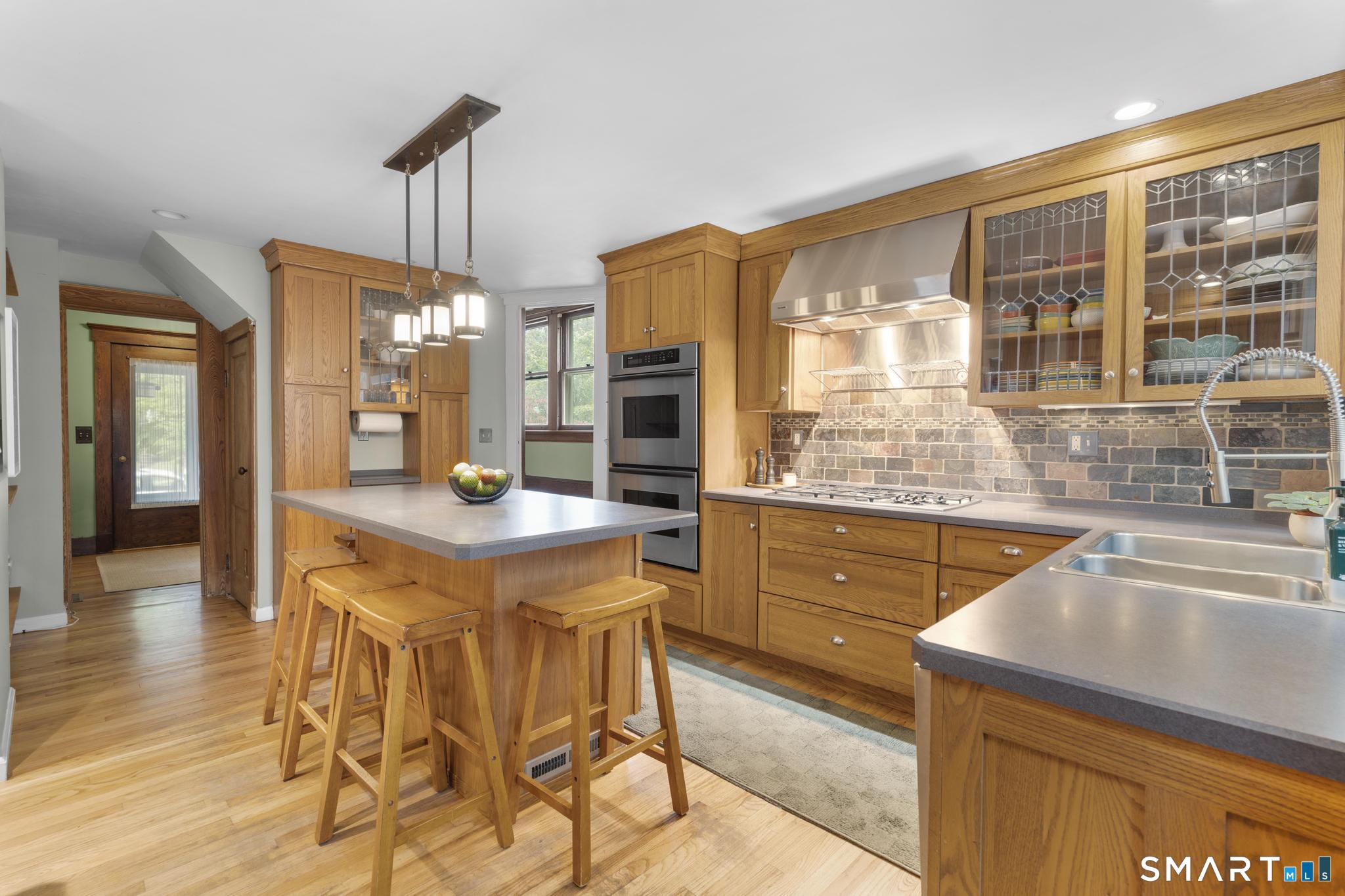 147 Alden Avenue photo 16