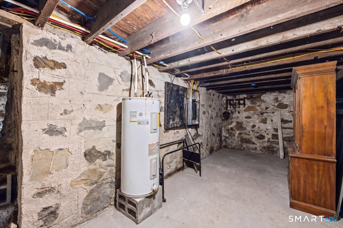 78 Clover Street photo 24