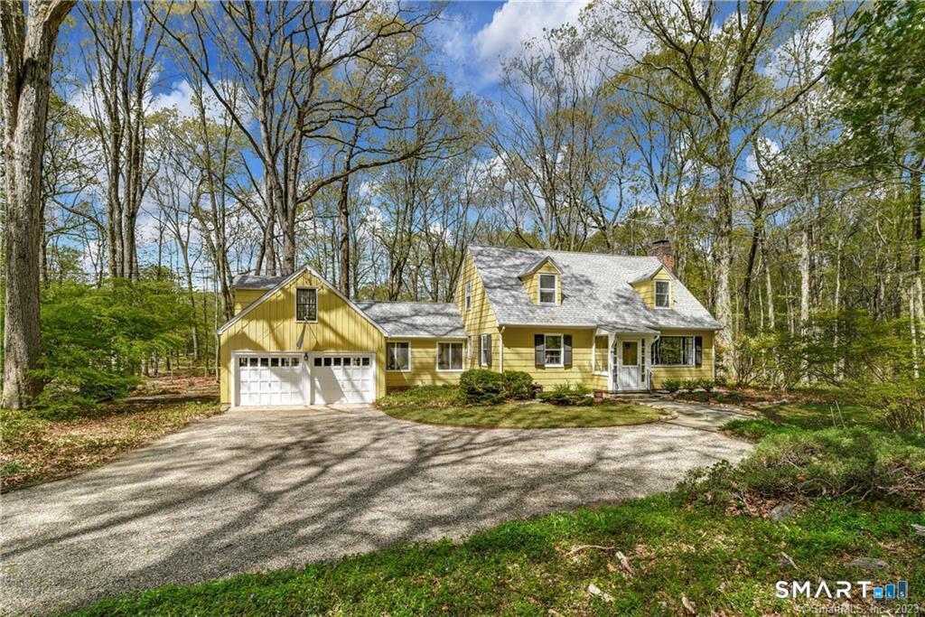 792 Smith Ridge Road in New Canaan