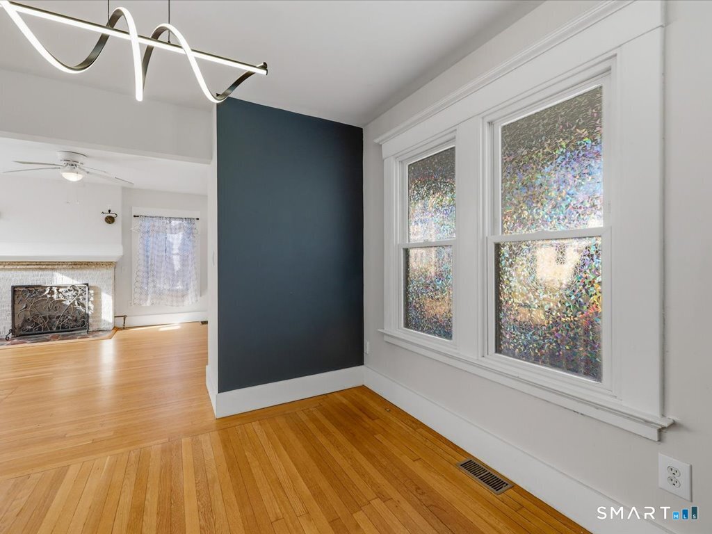 41 Florence Avenue photo 16