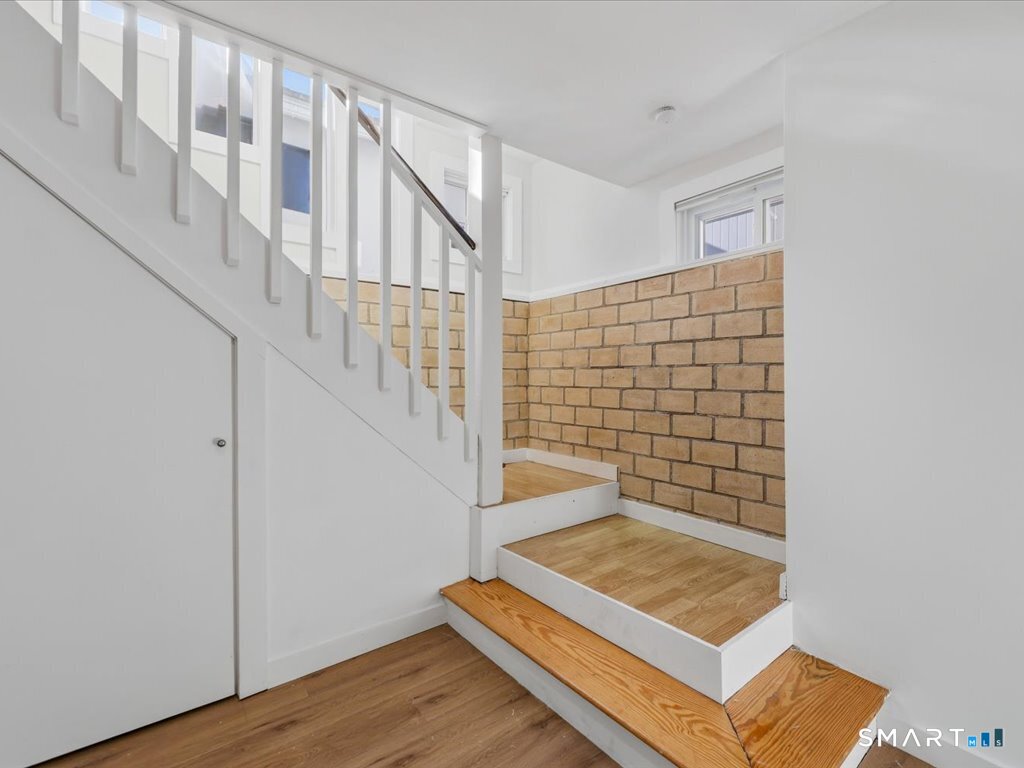 41 Florence Avenue photo 21