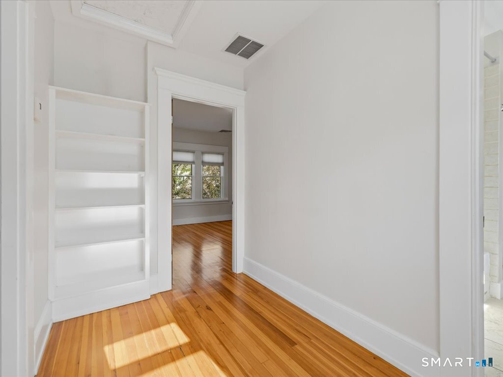 41 Florence Avenue photo 24