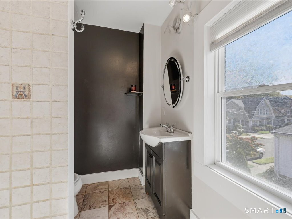 41 Florence Avenue photo 27
