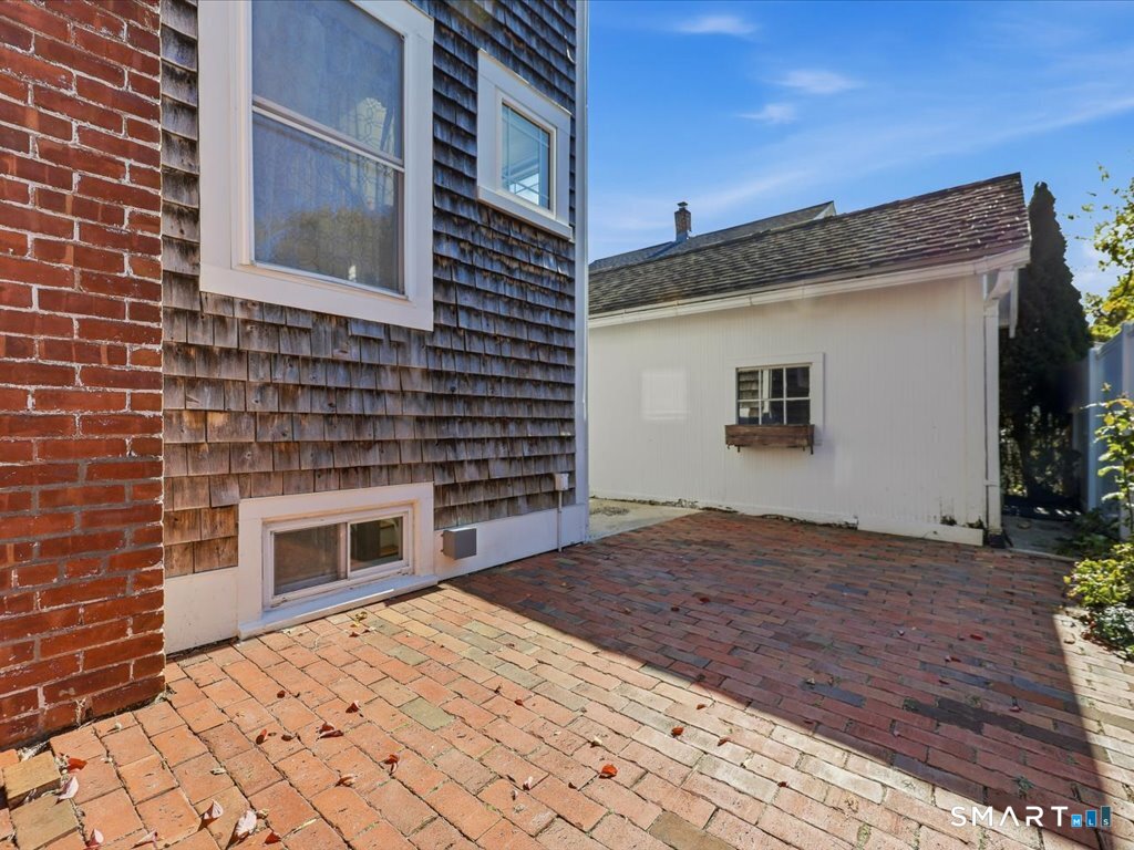 41 Florence Avenue photo 28