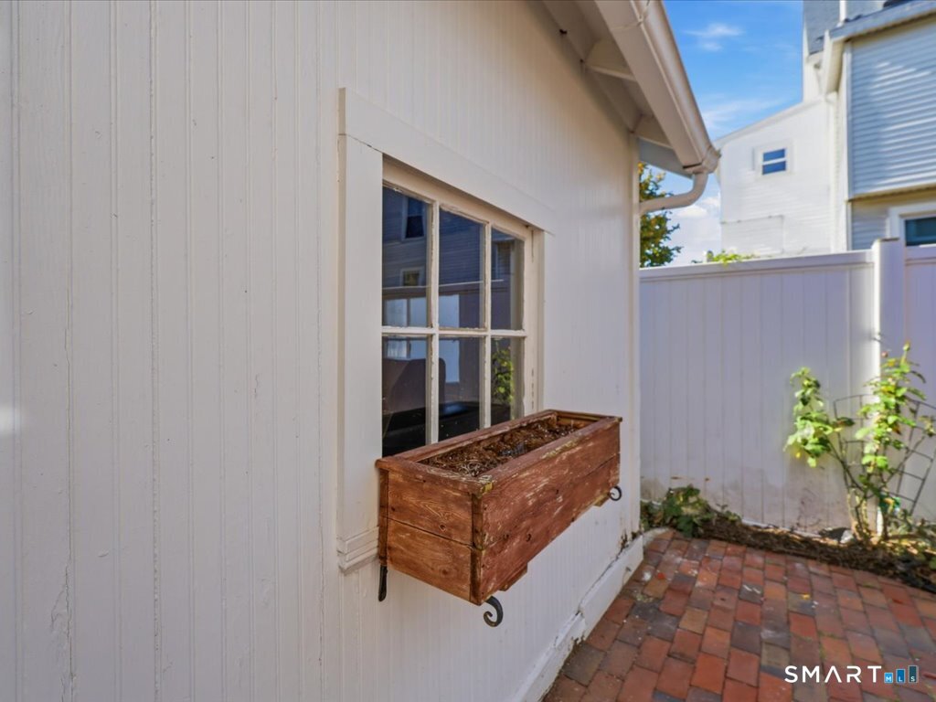 41 Florence Avenue photo 29