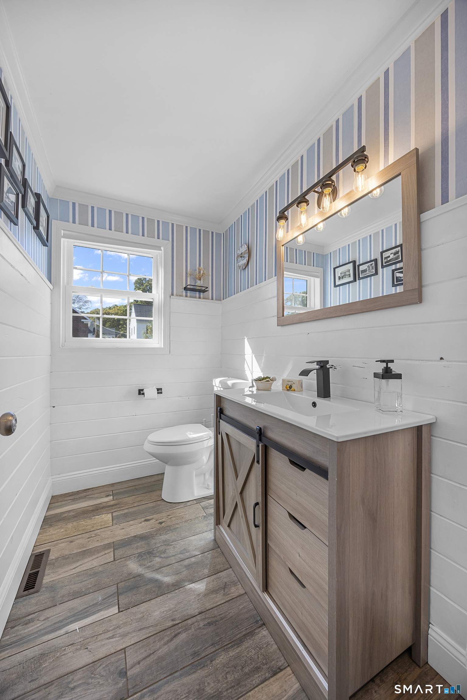 125 University Drive — photo 19