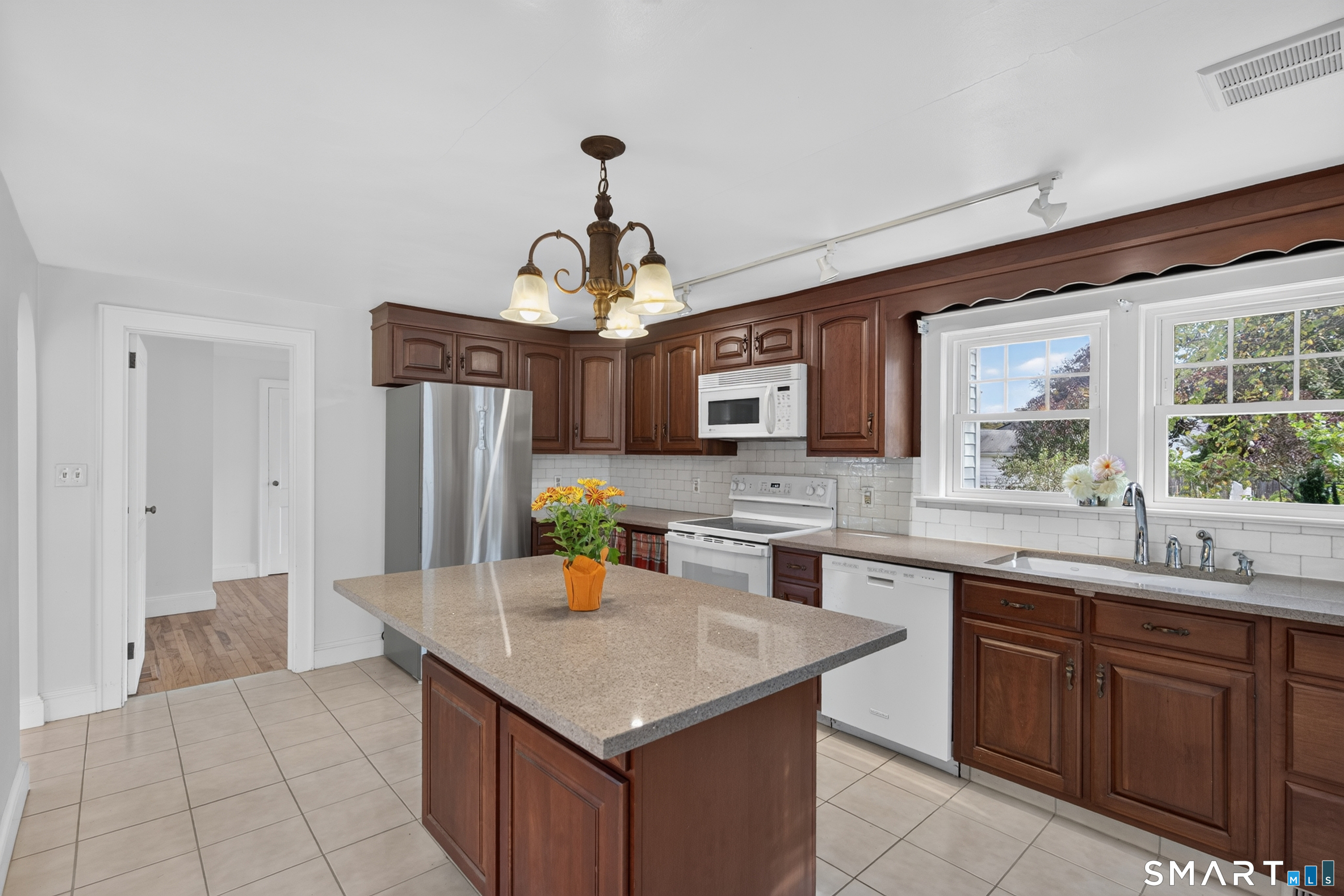 225 North Water Street photo 11
