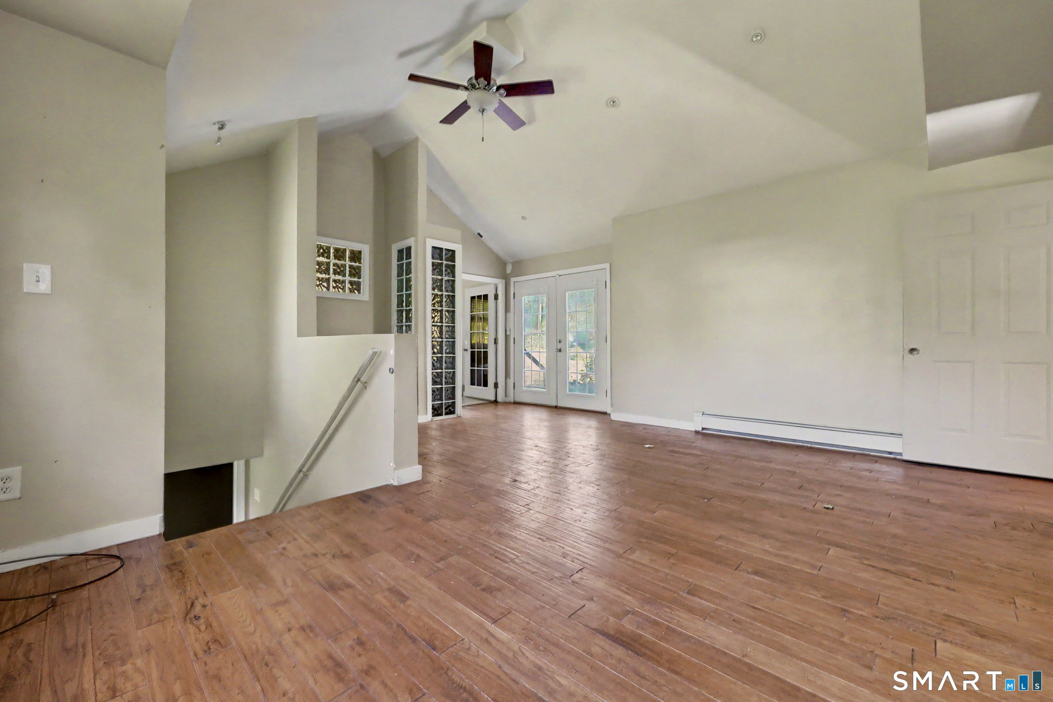 2 Davis Road photo 18