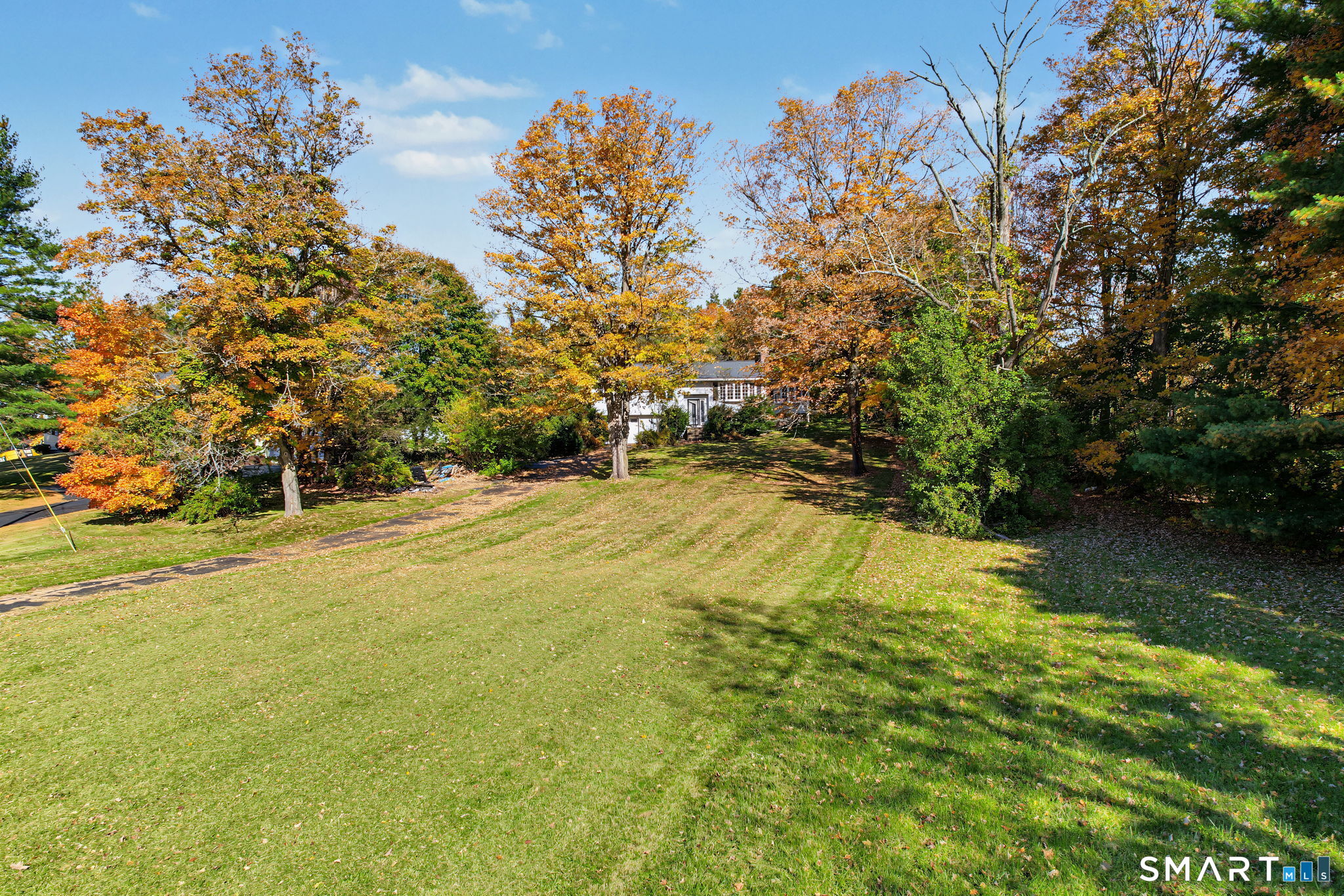 2 Davis Road photo 35