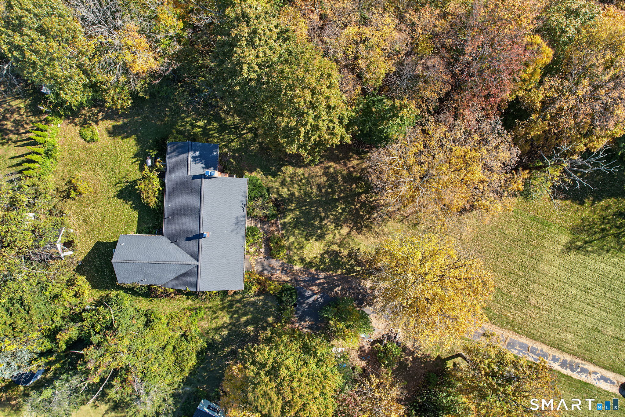2 Davis Road photo 36