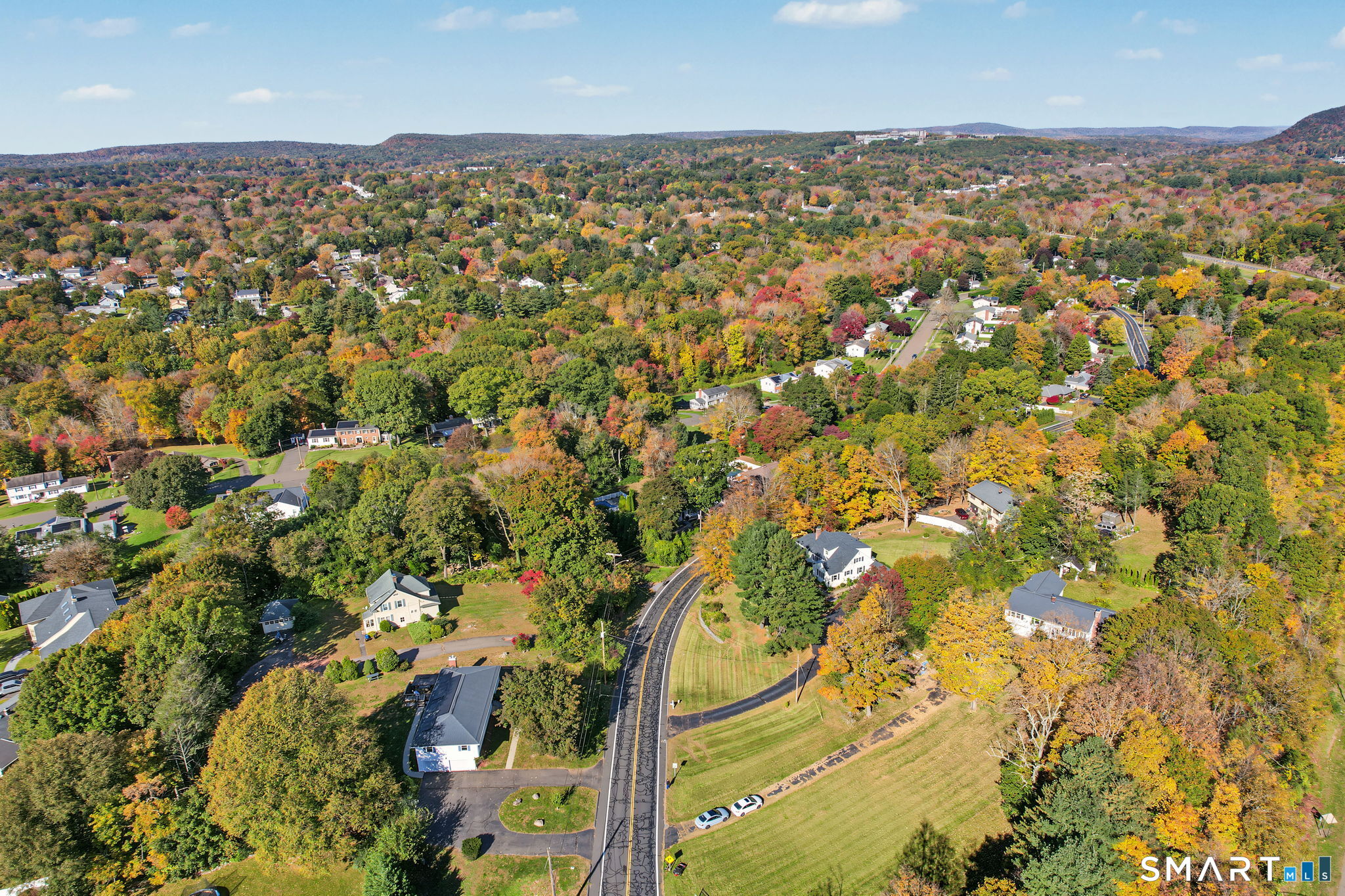 2 Davis Road photo 39
