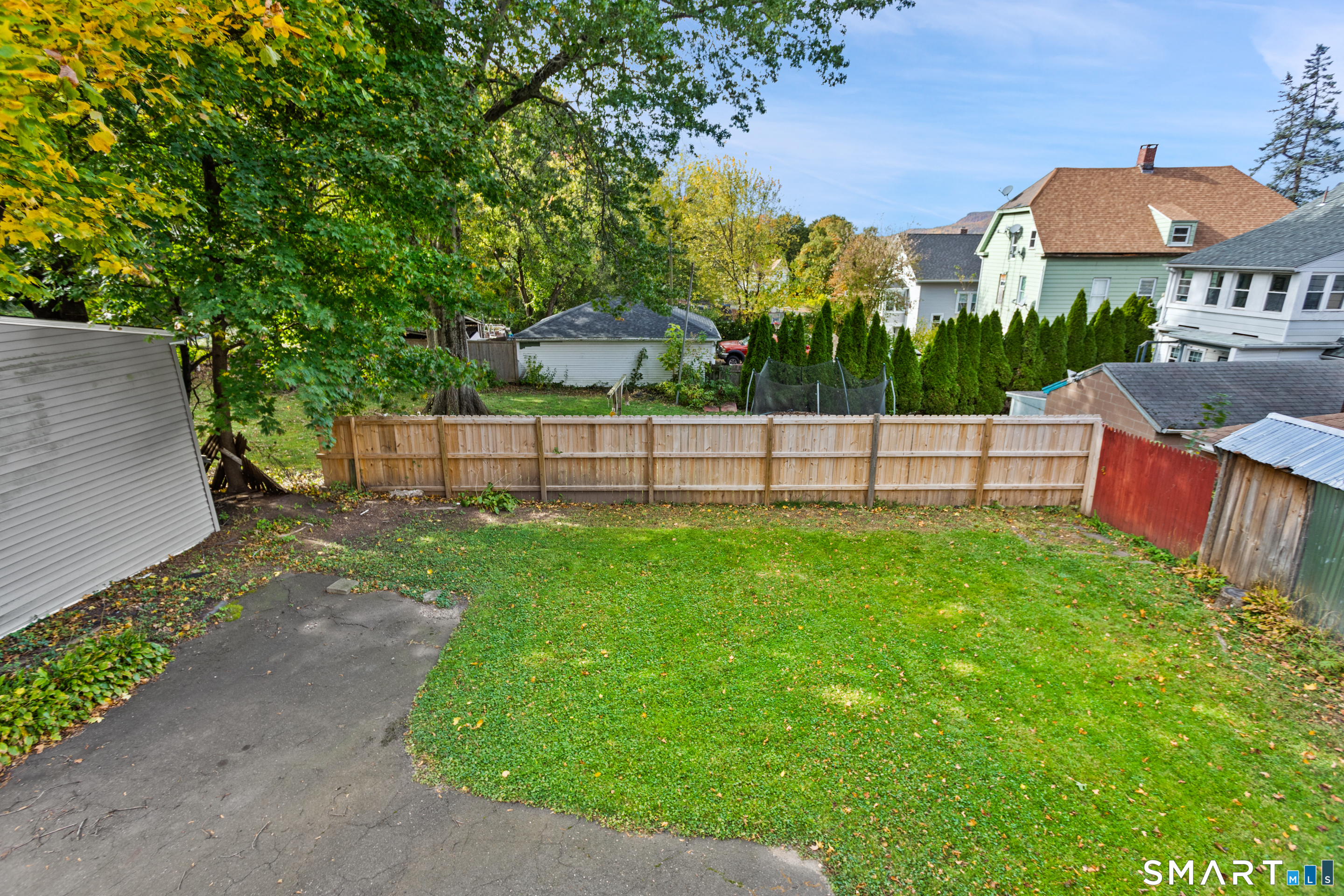 143 Elm Street photo 35