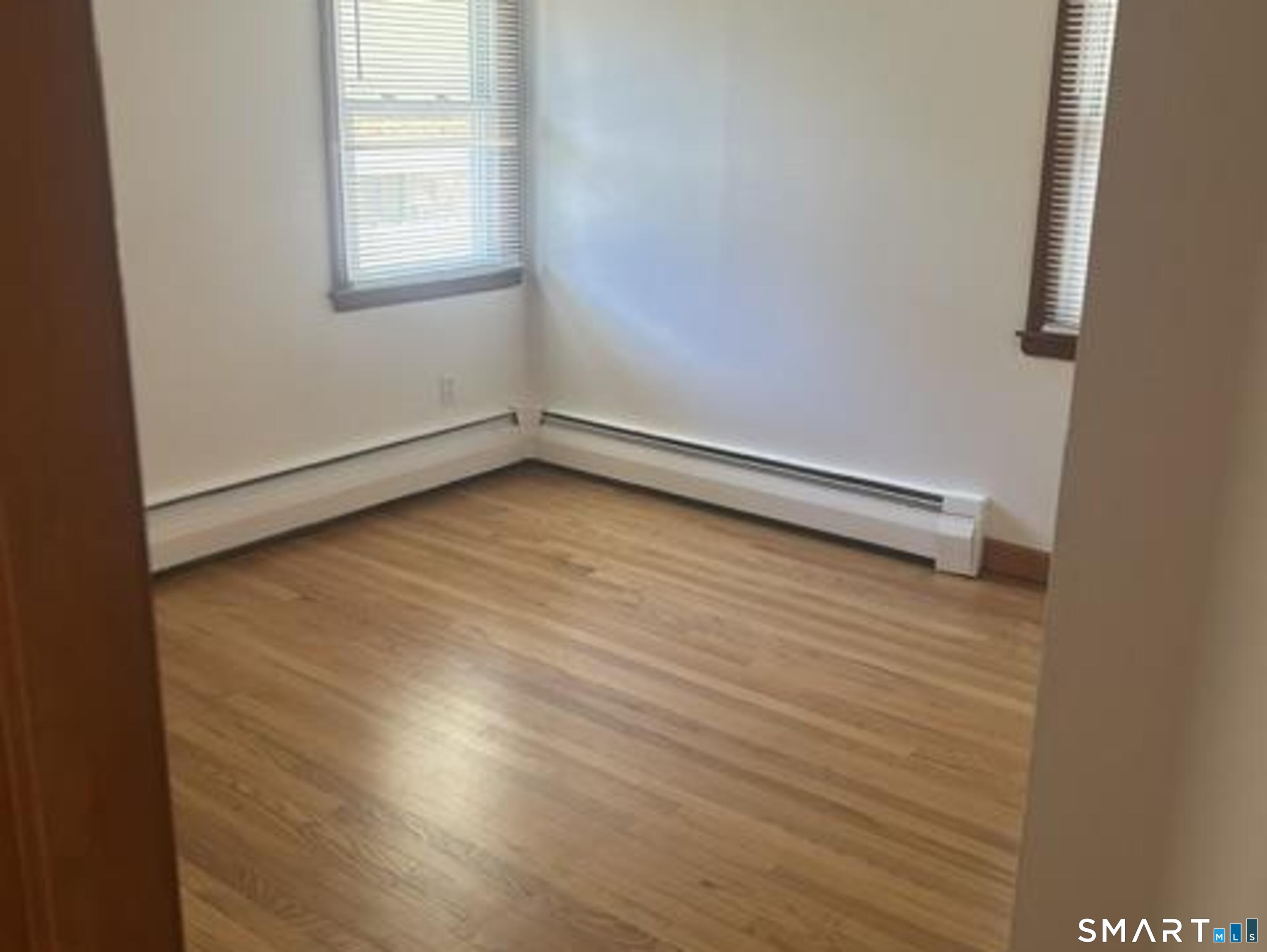 16 Howard Avenue photo 12