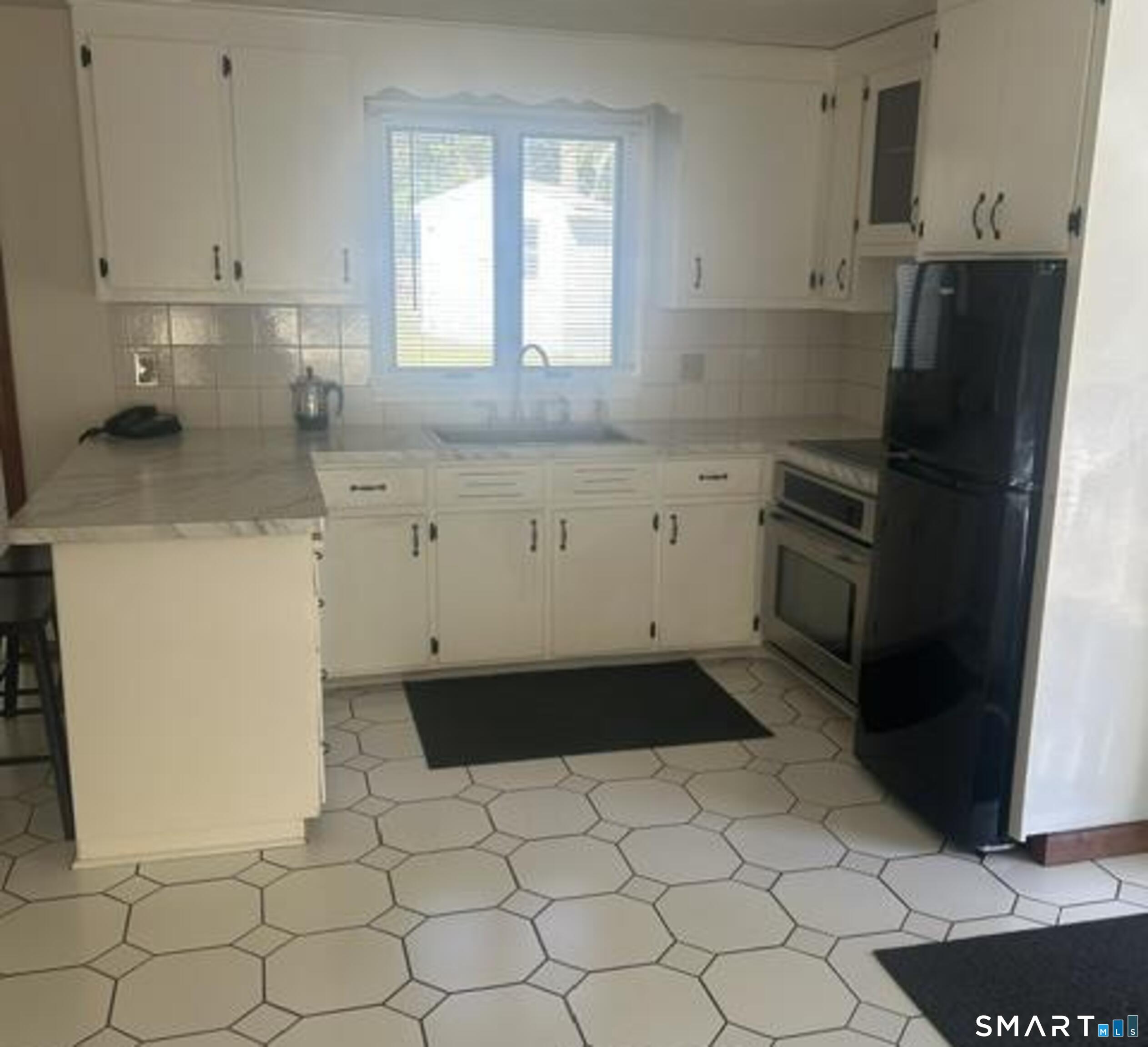16 Howard Avenue photo 10