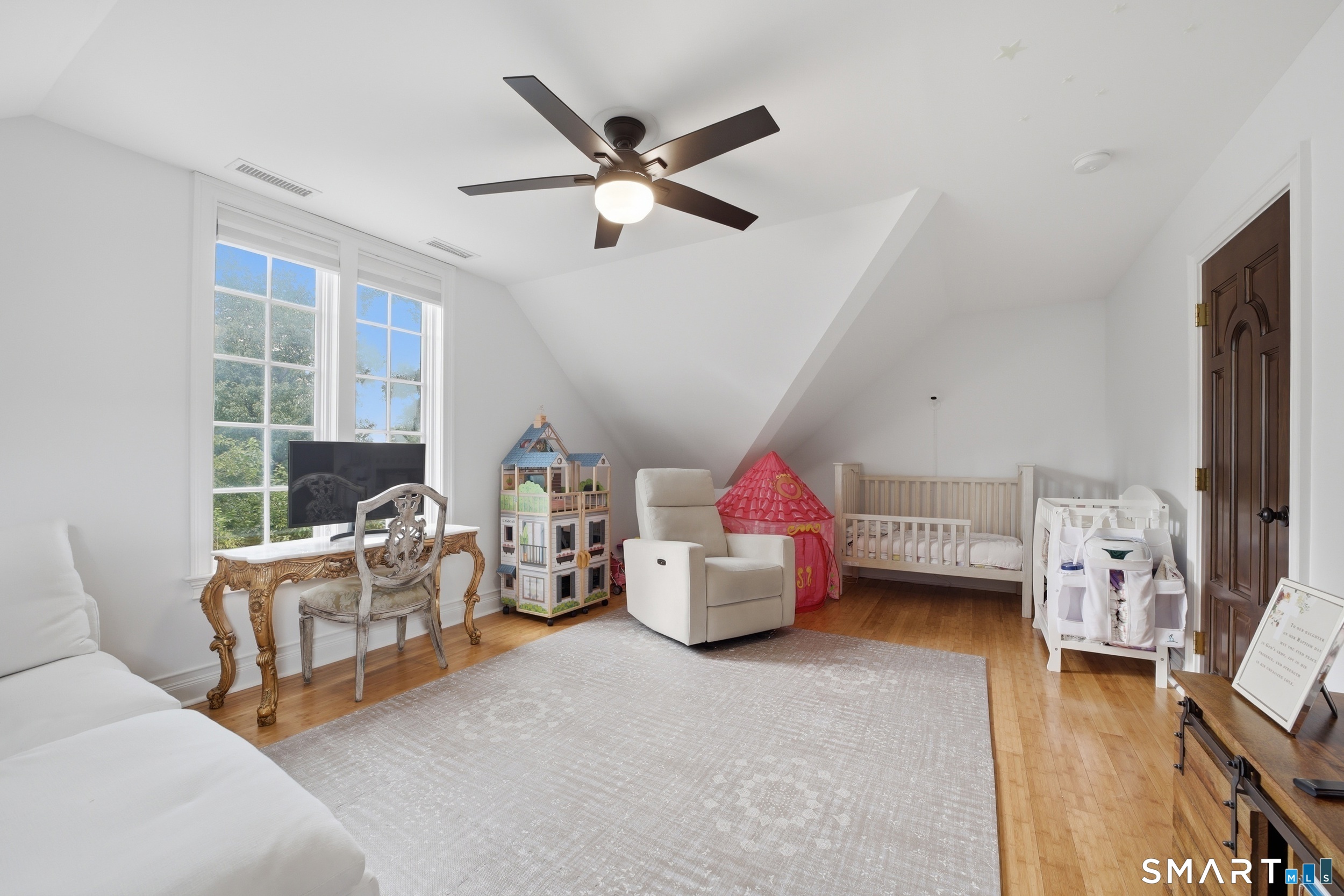 128 Van Buskirk Avenue — photo 17