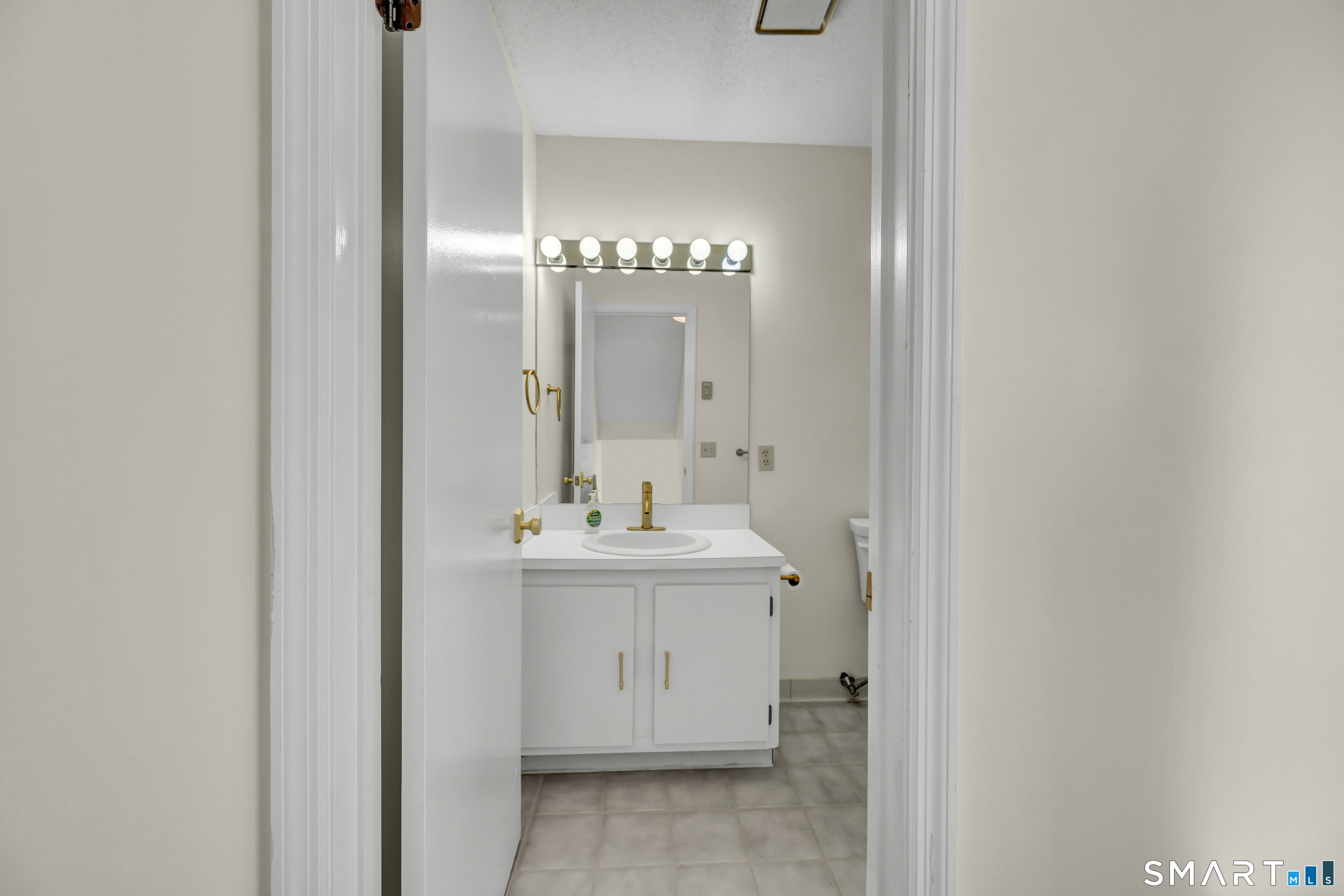 925 Oronoke Road Unit #14F photo 8