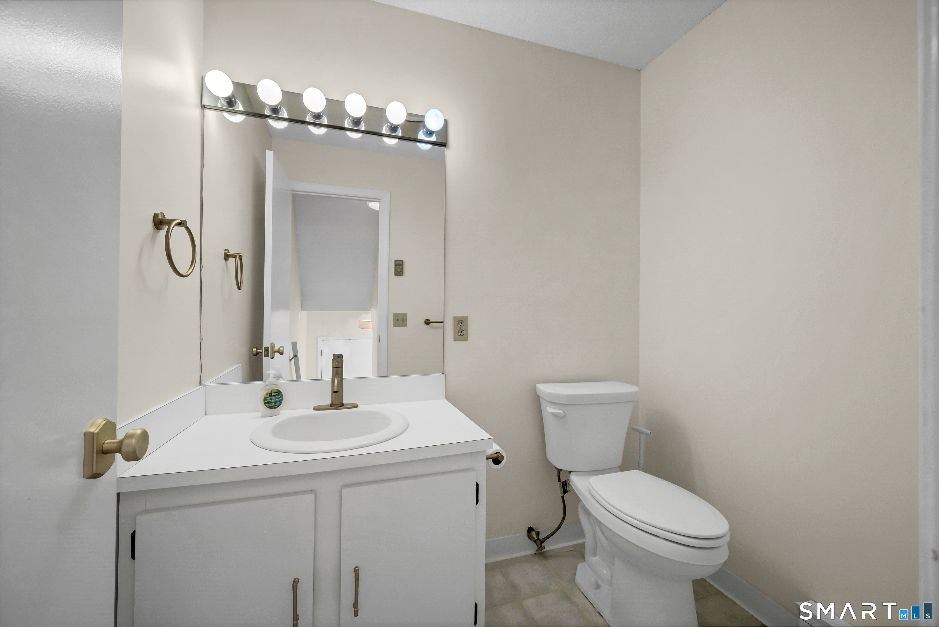 925 Oronoke Road Unit #14F photo 9