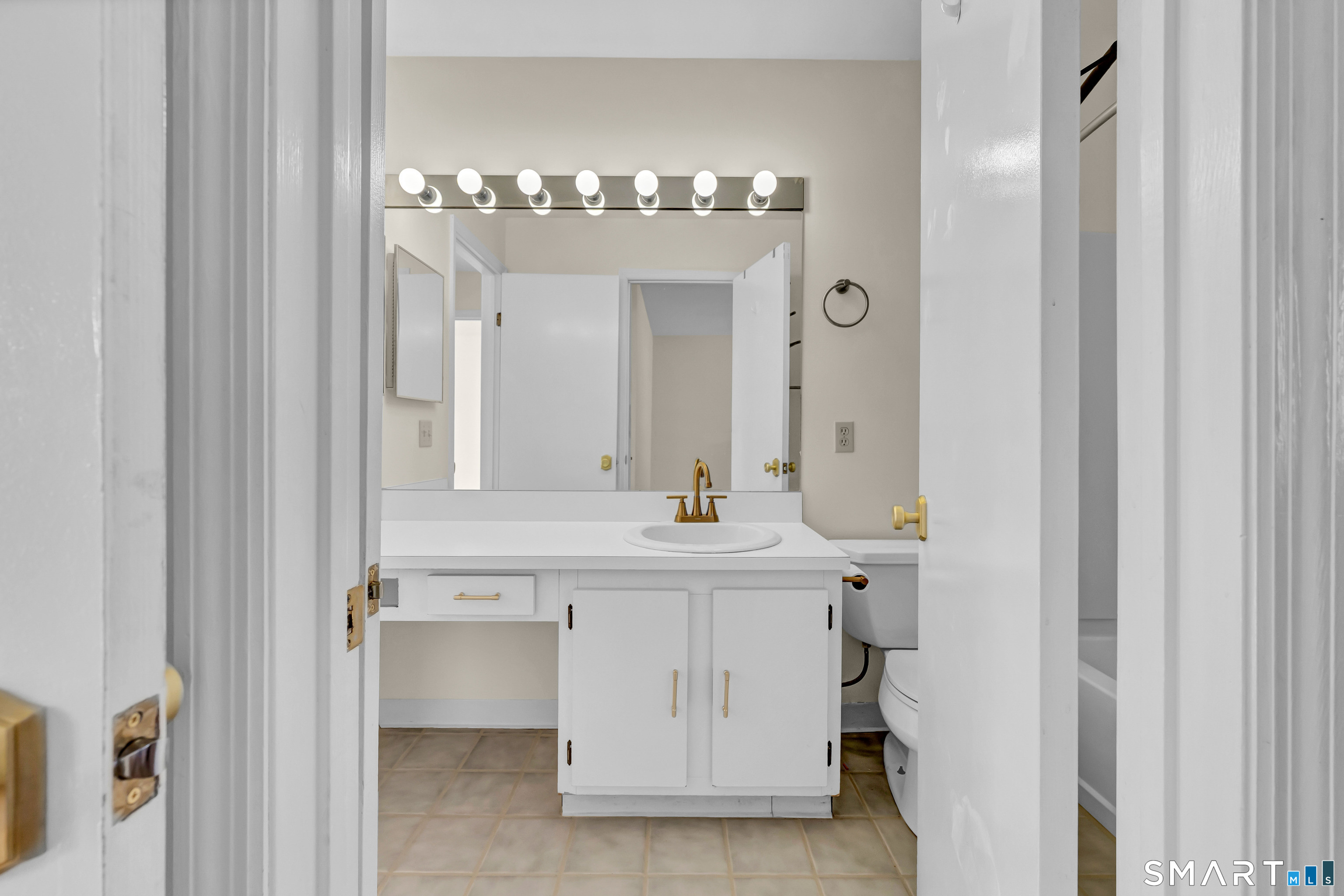 925 Oronoke Road Unit #14F photo 18