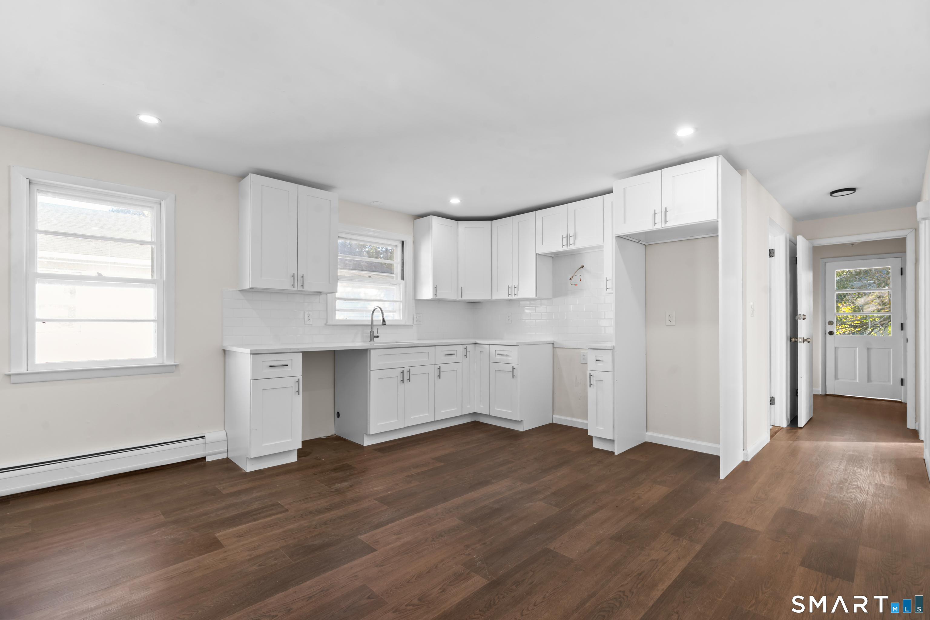 147 Trumbull Avenue photo 13