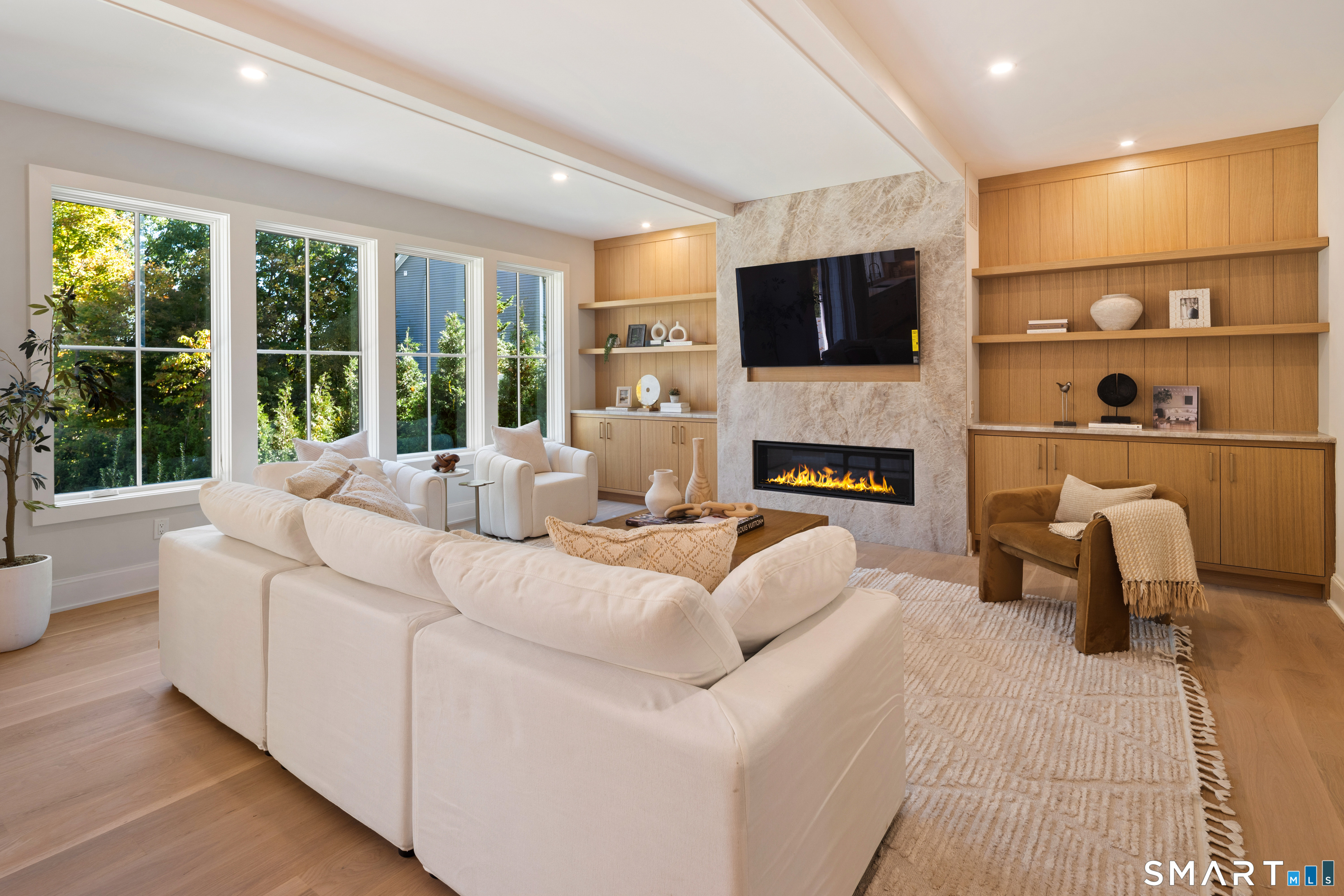 8 Hickory Drive photo 13