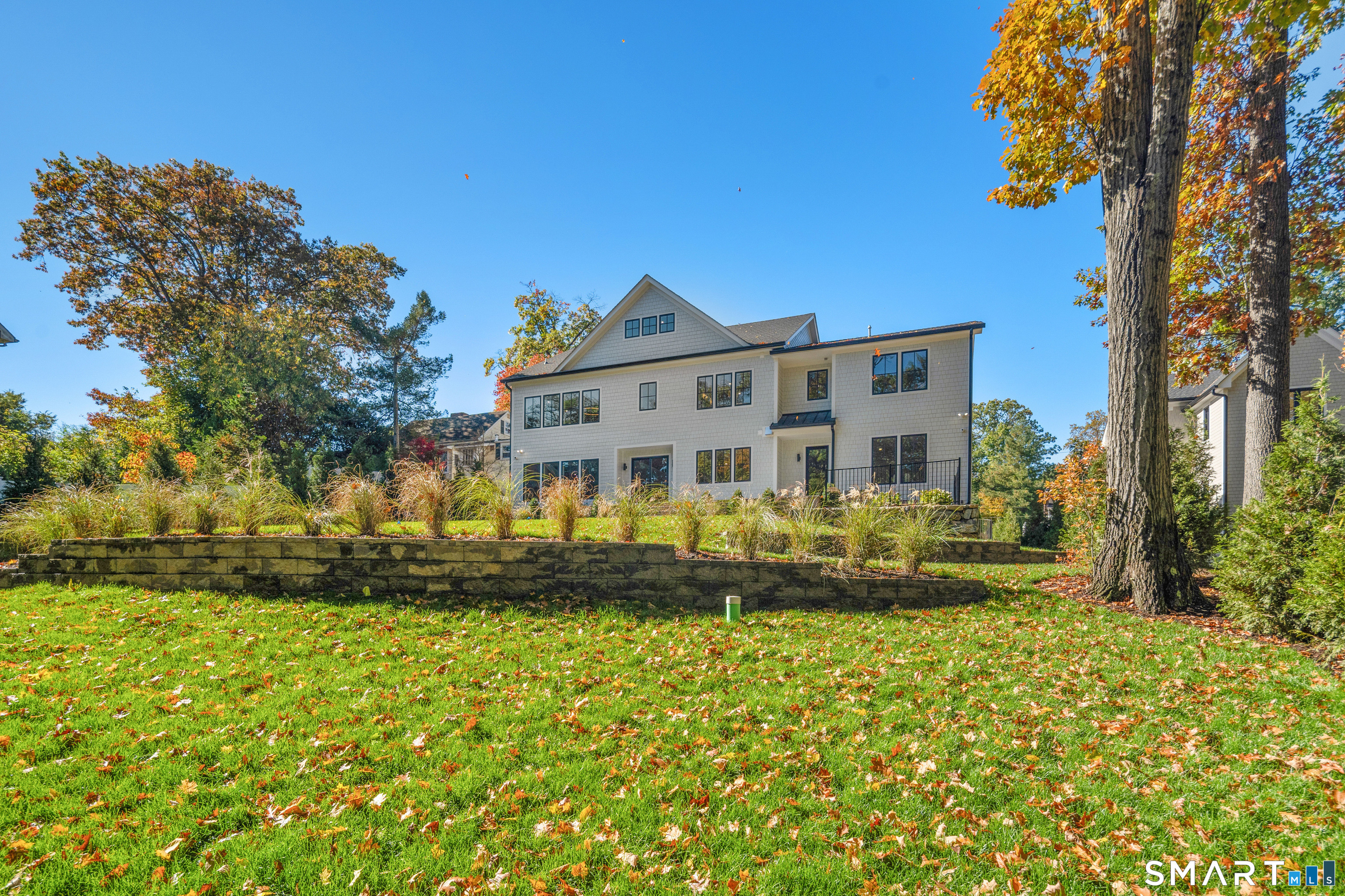 8 Hickory Drive photo 37