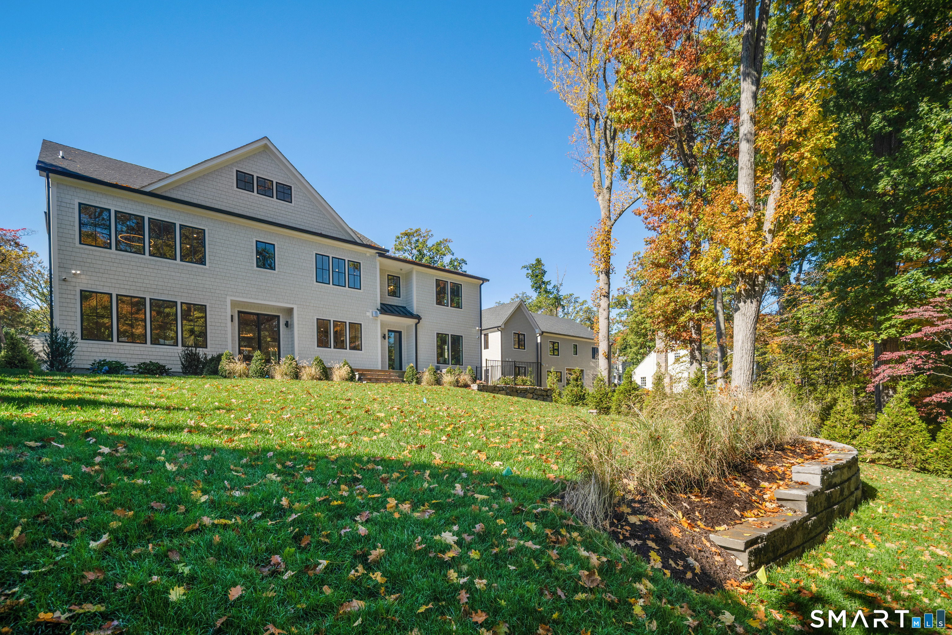 8 Hickory Drive photo 40