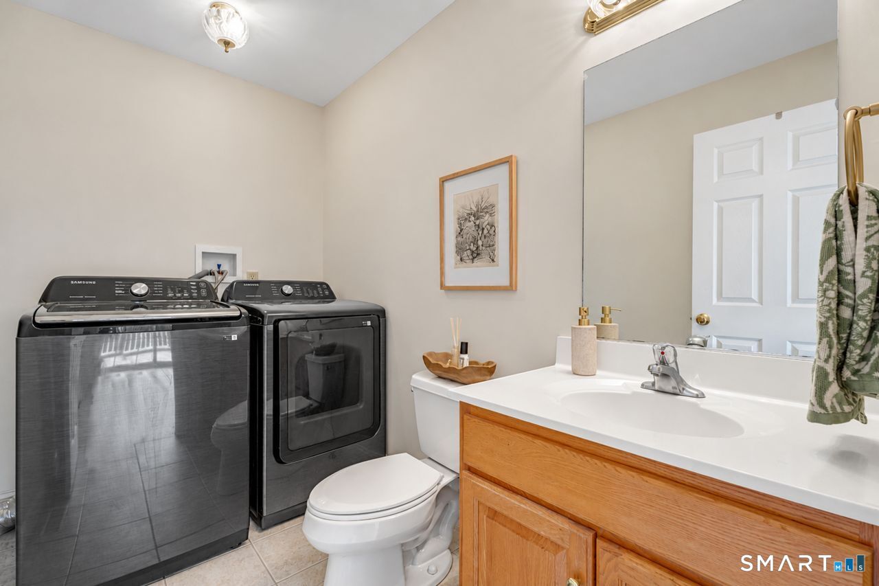 70 Cedar Lane photo 17