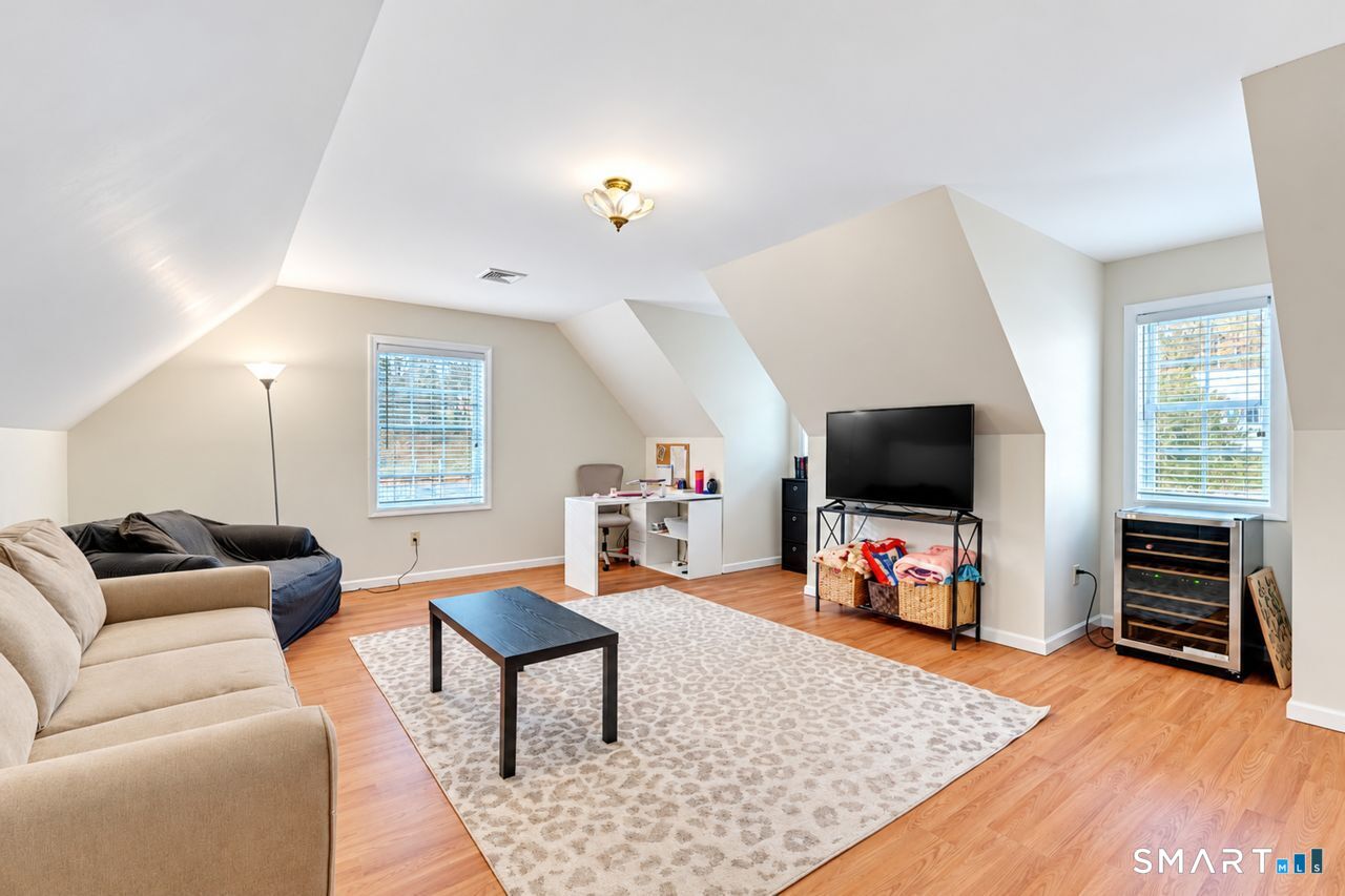 70 Cedar Lane photo 28