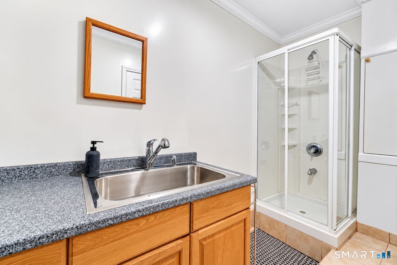 70 Cedar Lane photo 32