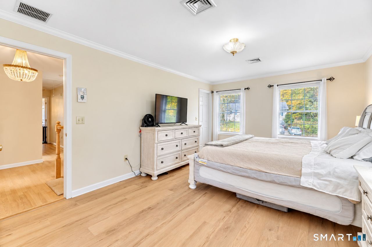 70 Cedar Lane photo 20