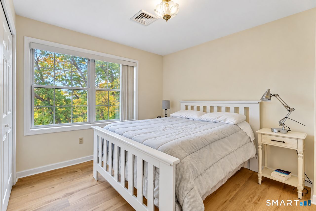 70 Cedar Lane photo 25