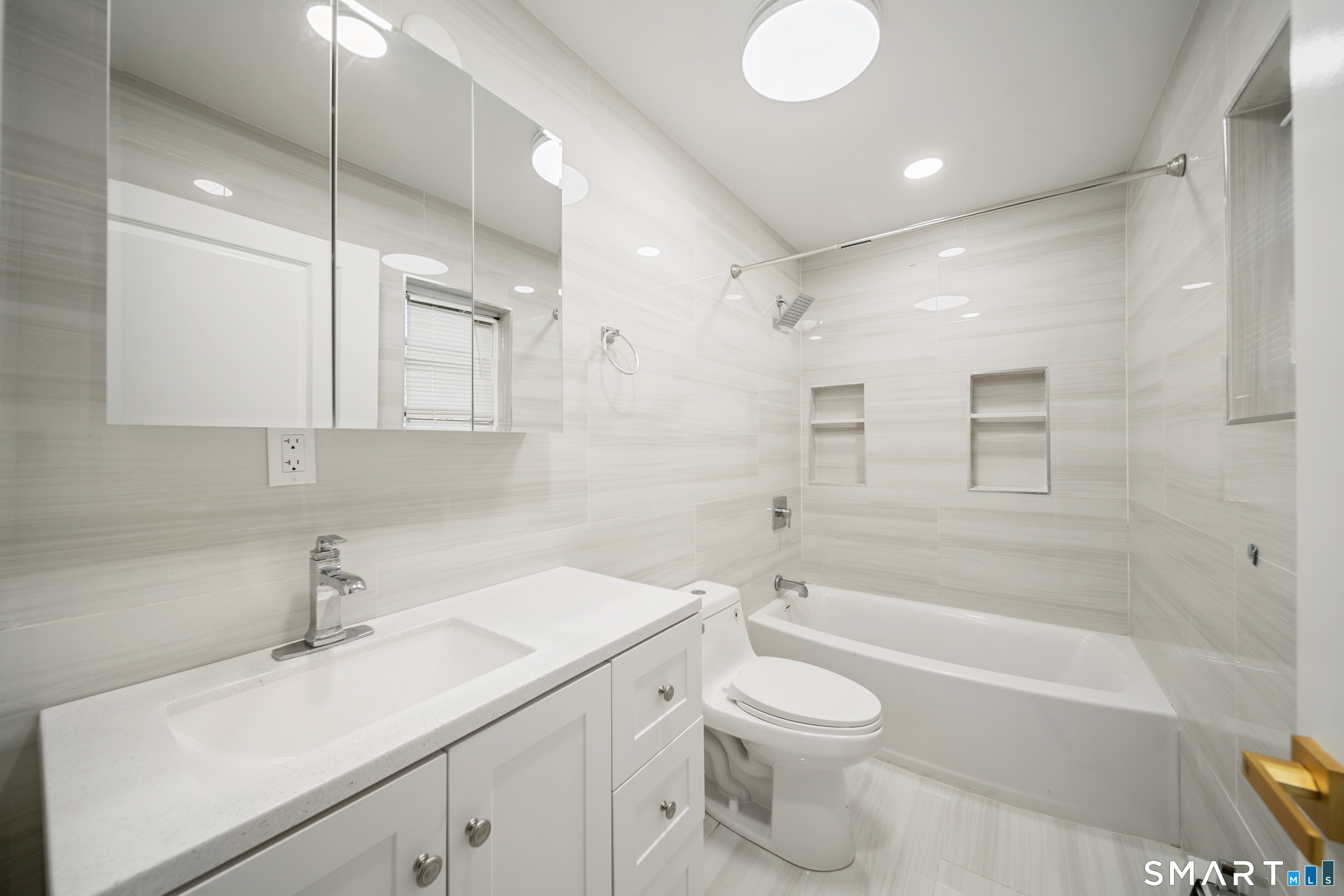 1660 Reservoir Avenue Unit #1 photo 18
