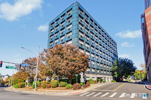 300 Broad Street, Unit 905