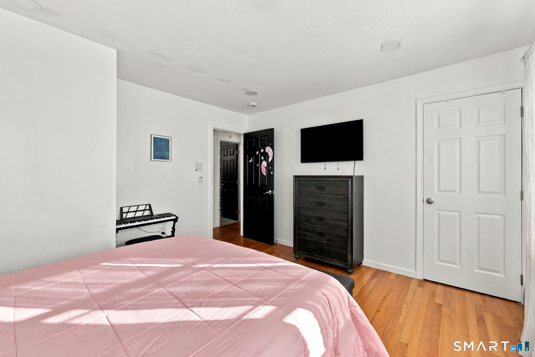 119 Woodland Street photo 23