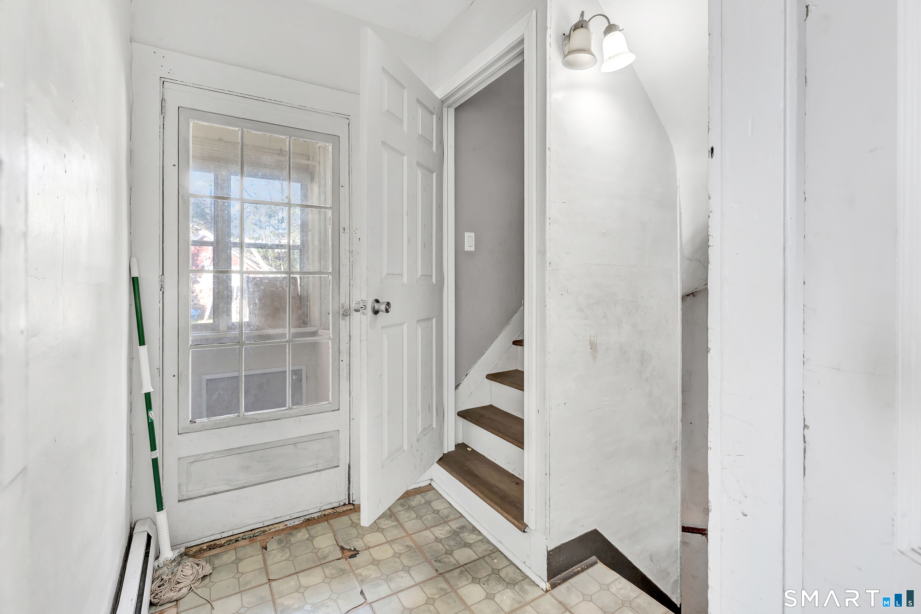 142 Gracey Avenue photo 29